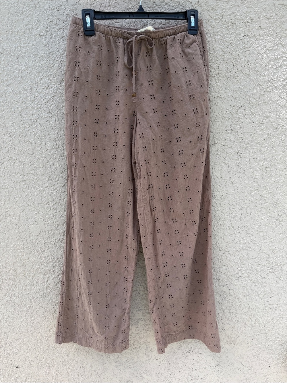 Women's Straight-Leg Eyelet Drawstring Pants in Brown